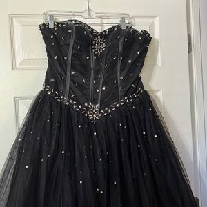 I’m selling my Black Prom dress! Only worn 1 time!